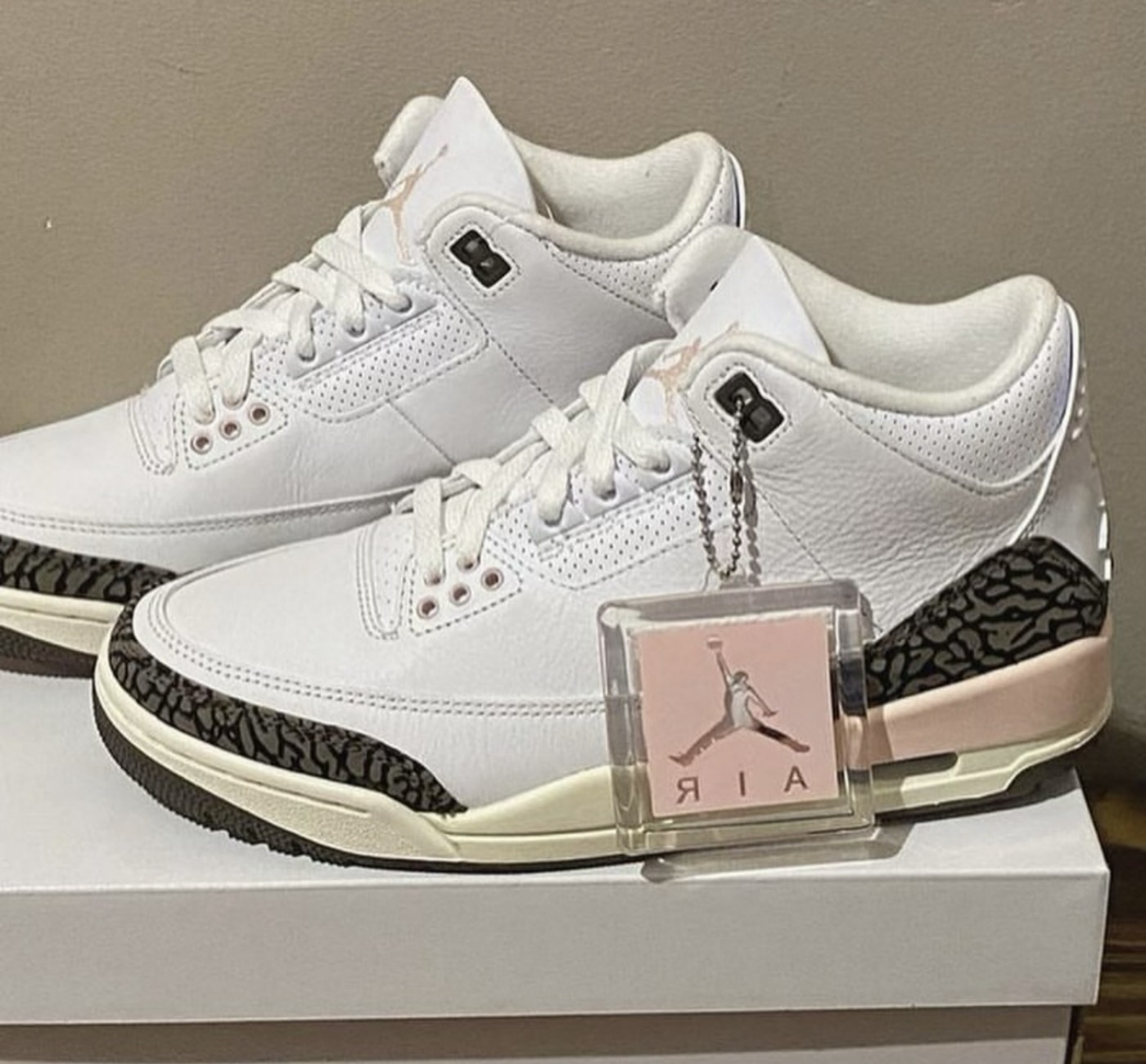 Air Jordan 3 WMNS,Atmosphere,C  颜值不输 Muslin ！「樱花粉爆裂纹」AJ3 实物曝光！