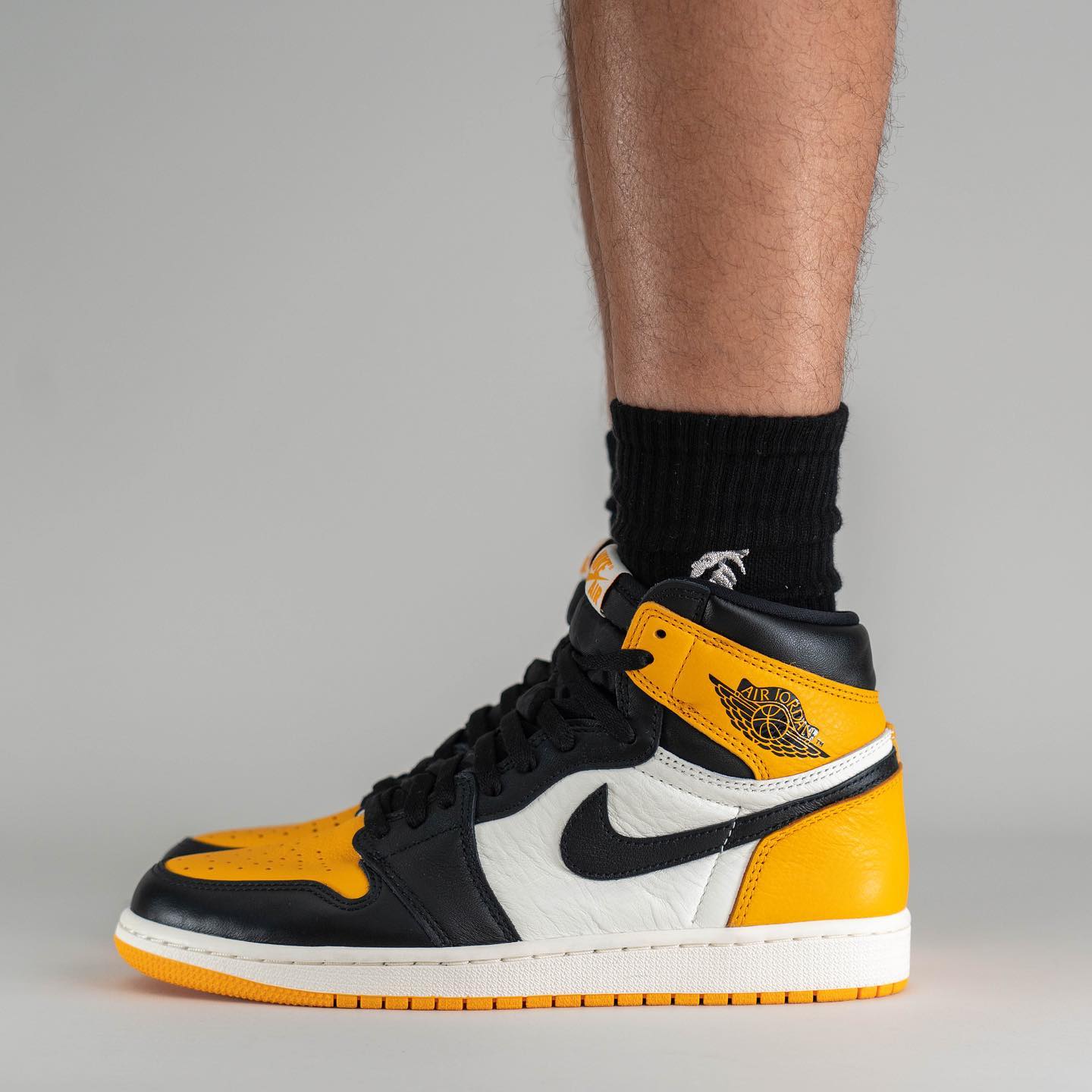 Air Jordan 1,Yellow Toe,555088  今年第一双「黑脚趾 AJ1」要来了！上脚效果真不赖！