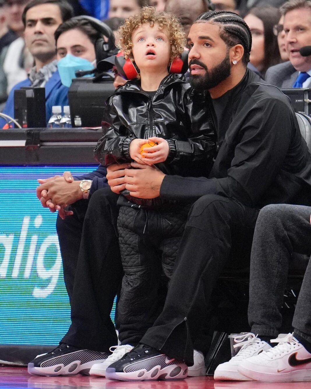 Drake,Nike,NOCTA Zoom Flight 9  Drake x Nike 全新联名鞋年底登场！新配色首次曝光！