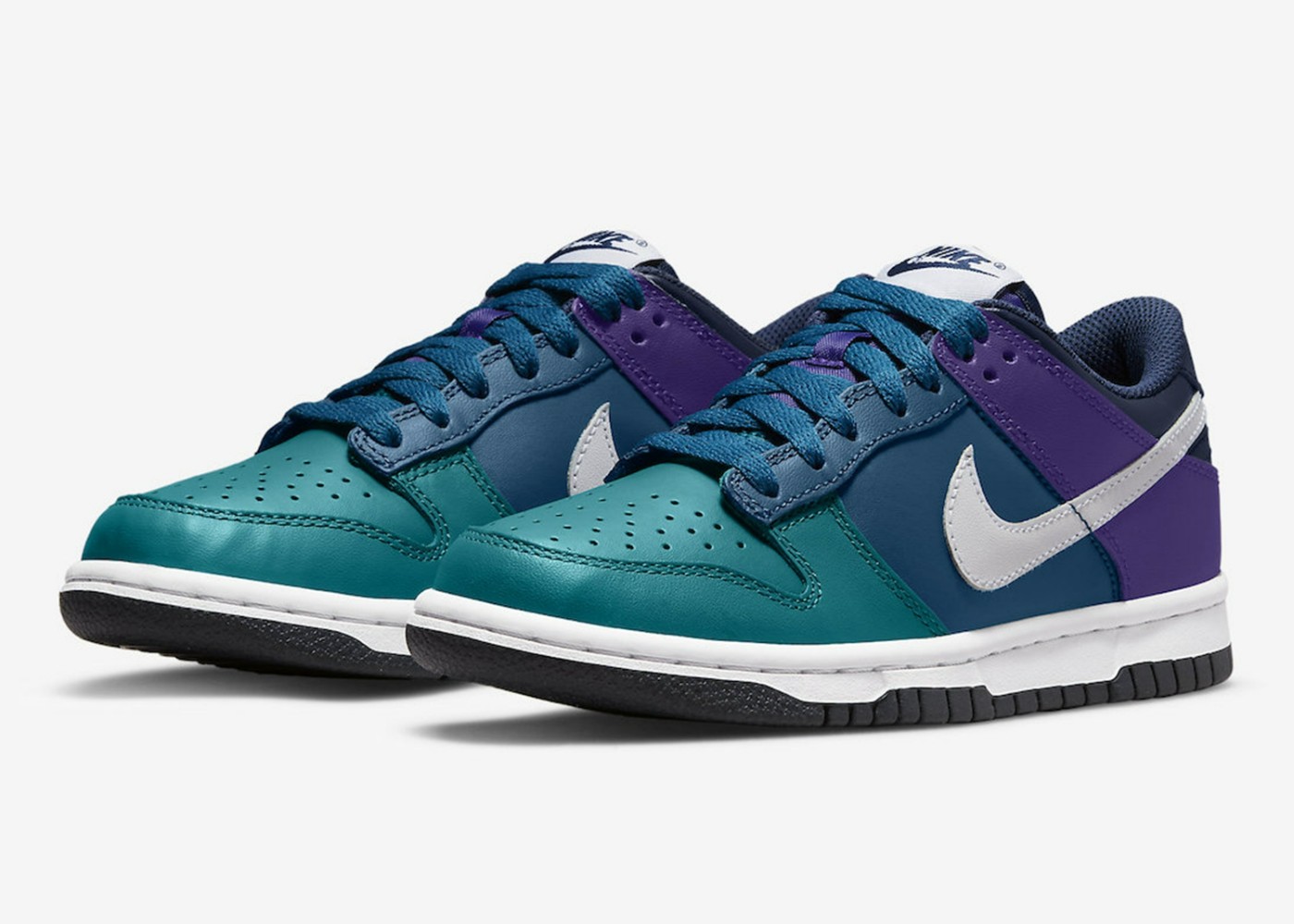 Nike Dunk Low GS,Bright Spruce  三段渐变真的帅！全新配色 Dunk Low 官图曝光！