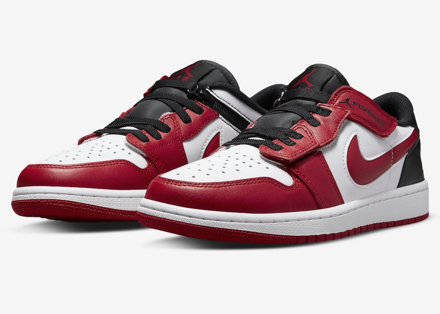 Nike,Air Jordan 1 Low FlyEase,  经典「芝加哥」配色回归！不过这次是「黑脚跟」！