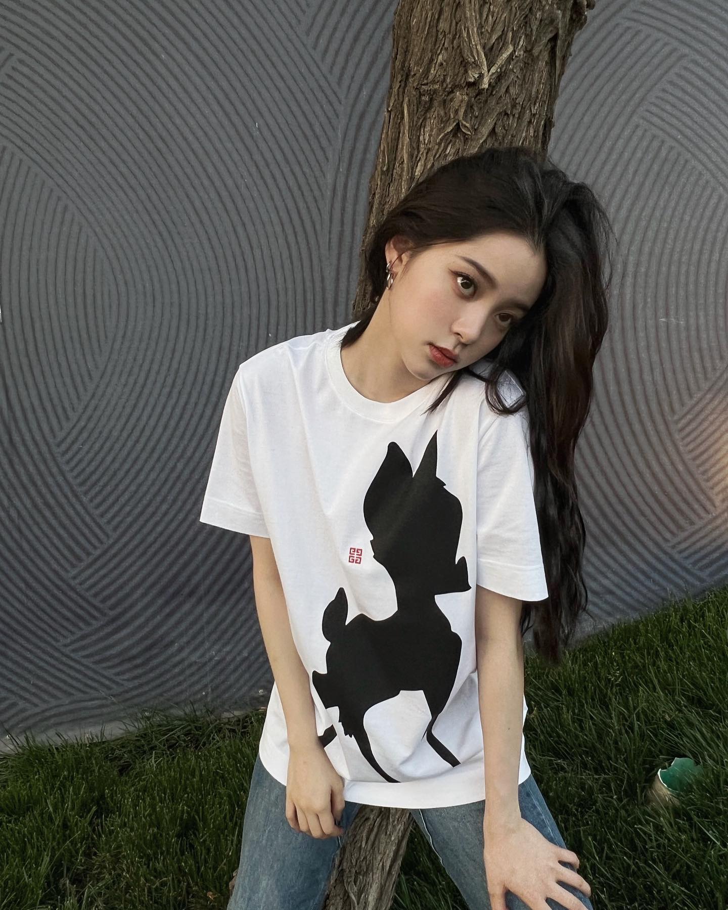 GIVENCHY,发售,明星  欧阳娜娜上身！迪士尼 x 纪梵希现已发售！土豪情侣款好选择！