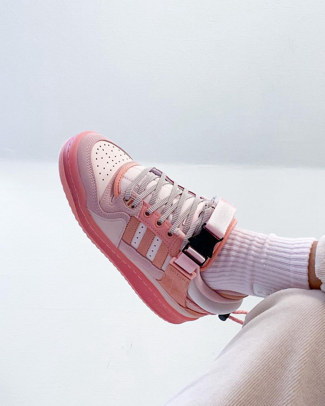 adidas,Forum,发售,GY6980  四千多的 Bad Bunny 联名平替！猛男粉 Forum Low 曝光！