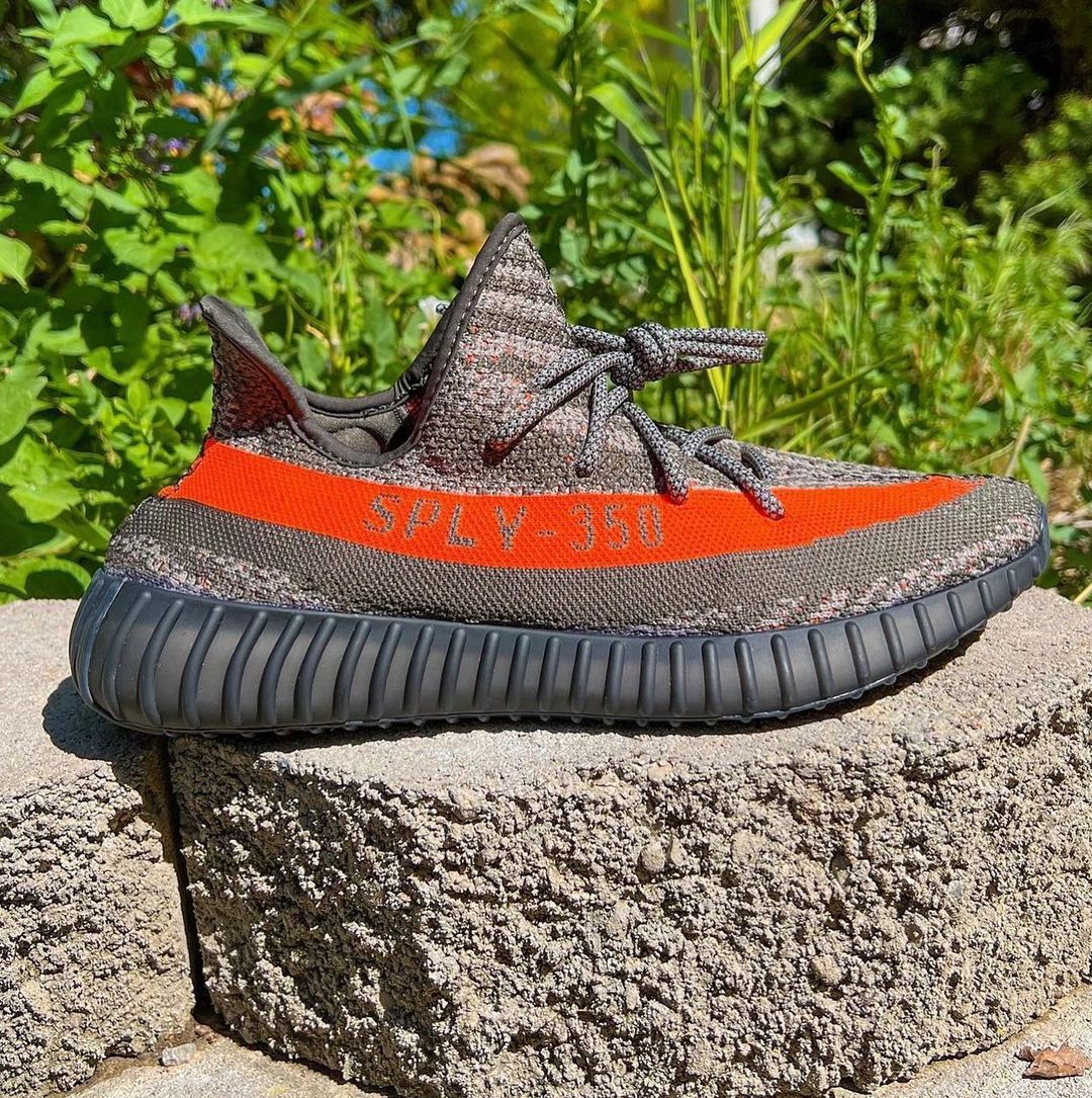 Yeezy 350 V2,adidas,发售  灰橙 Yeezy 又要来了！居然还有暗黑特别版！？