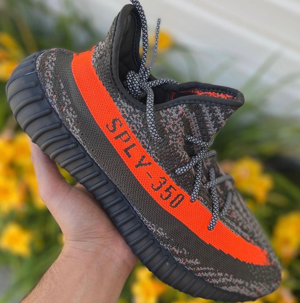 Yeezy 350 V2,adidas,发售  灰橙 Yeezy 又要来了！居然还有暗黑特别版！？