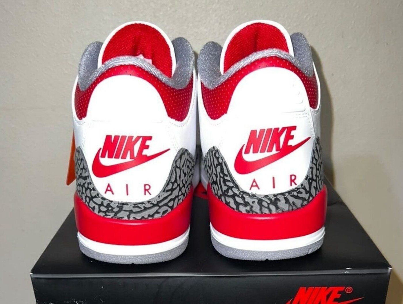 DN3707-160,Fire Red,Air Jordan  今年最期待之一！OG「火焰红」AJ3 全新实物曝光！