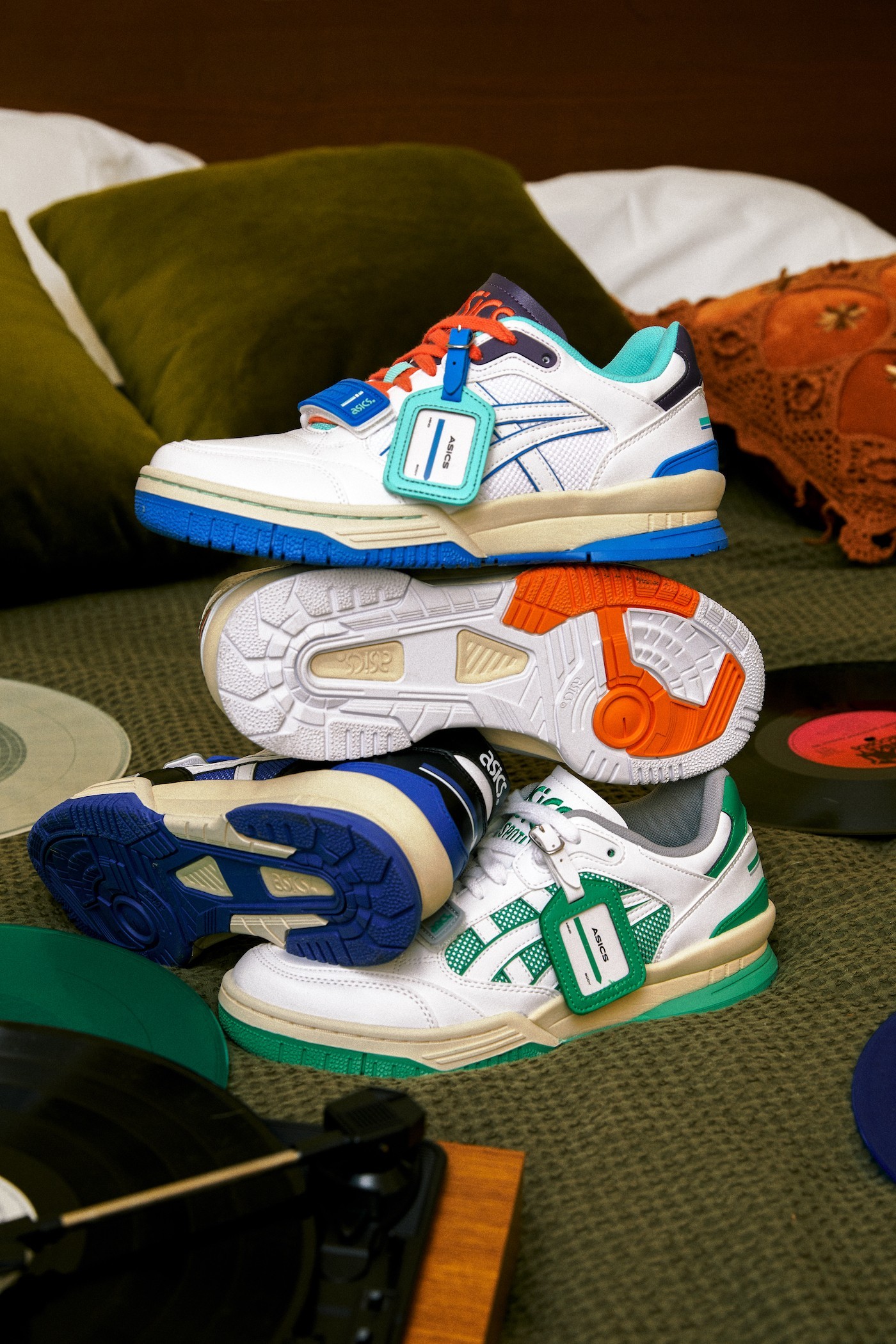 ASICS,GEL-SPOTLYTE LOW V2,发售  复古板鞋新选择！这双 ASICS OG 球鞋新版本来了！
