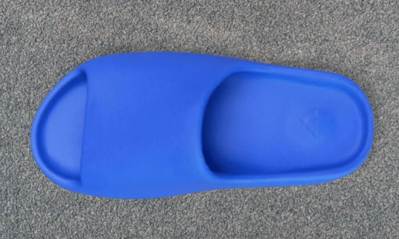 adidas,Yeezy Slide,Azure,ID413  还是侃爷会玩！「GAP 蓝」Yeezy 实物首次曝光！
