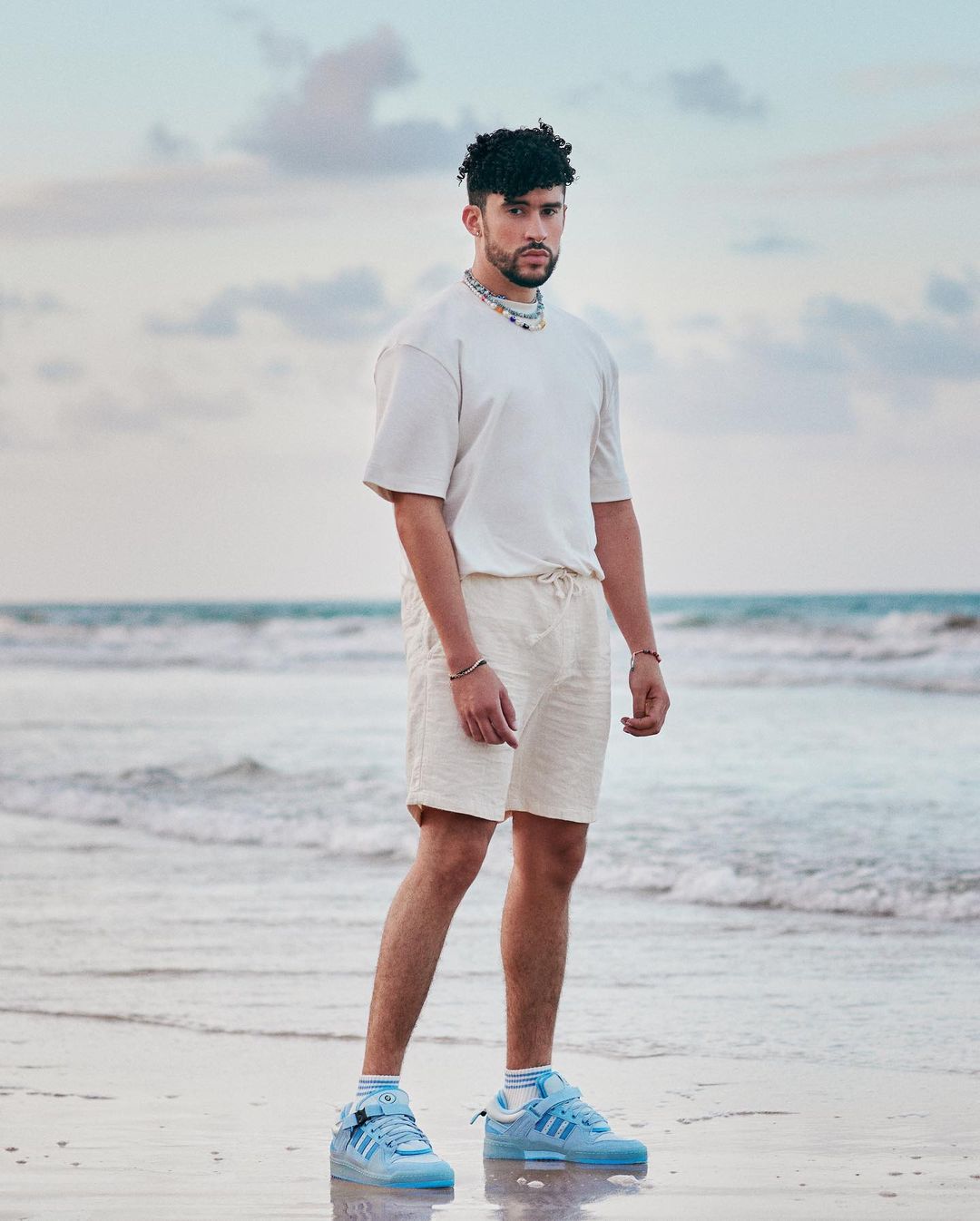 Bad Bunny,adidas,Forum Buckle  上次市价 4K+！Bad Bunny 新联名上架 APP！速登记！