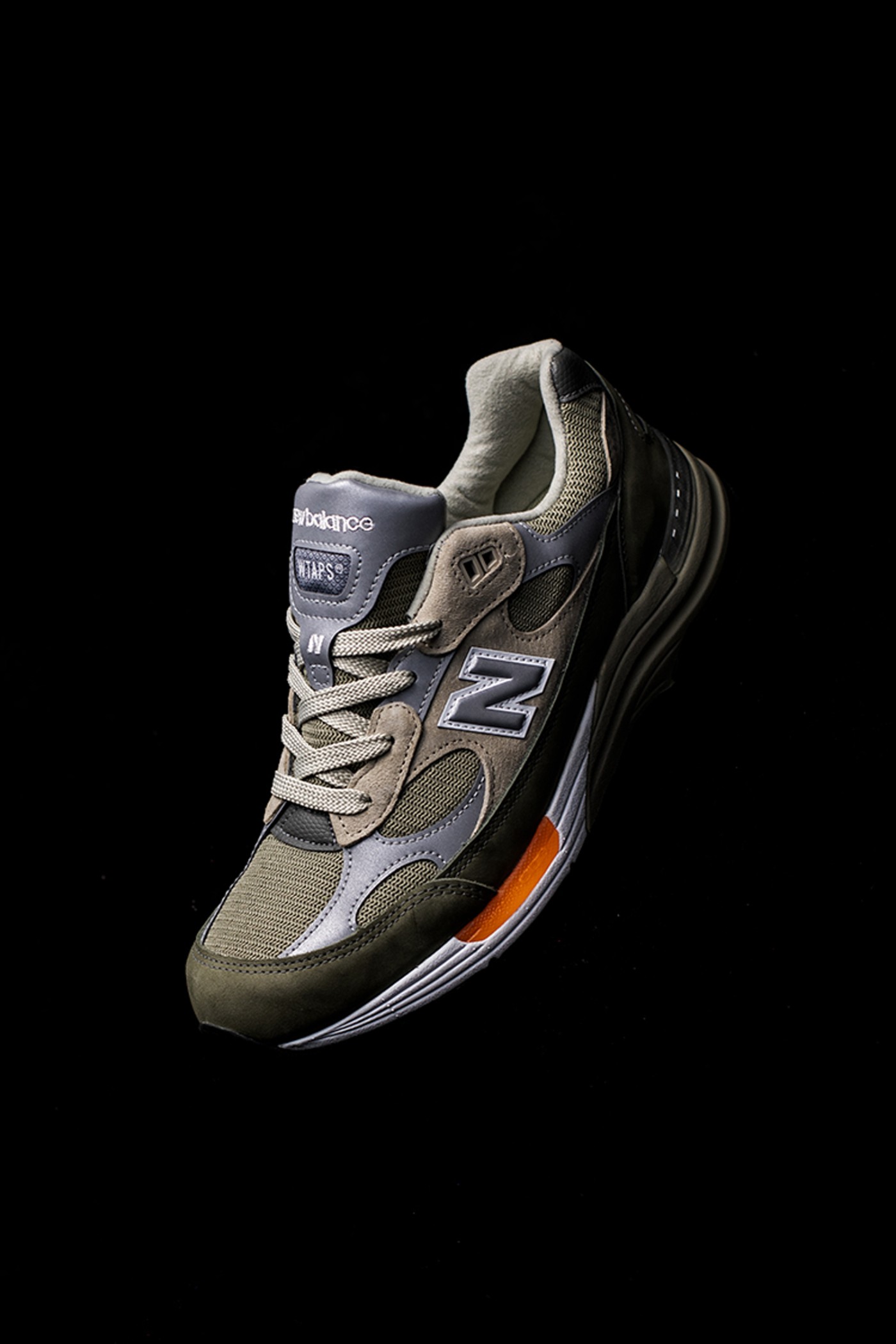 New Balance,992,UGG,安踏,GH3,STA  陈小春玩枪穿万元神鞋！娜扎这双新鞋之前真没见过！