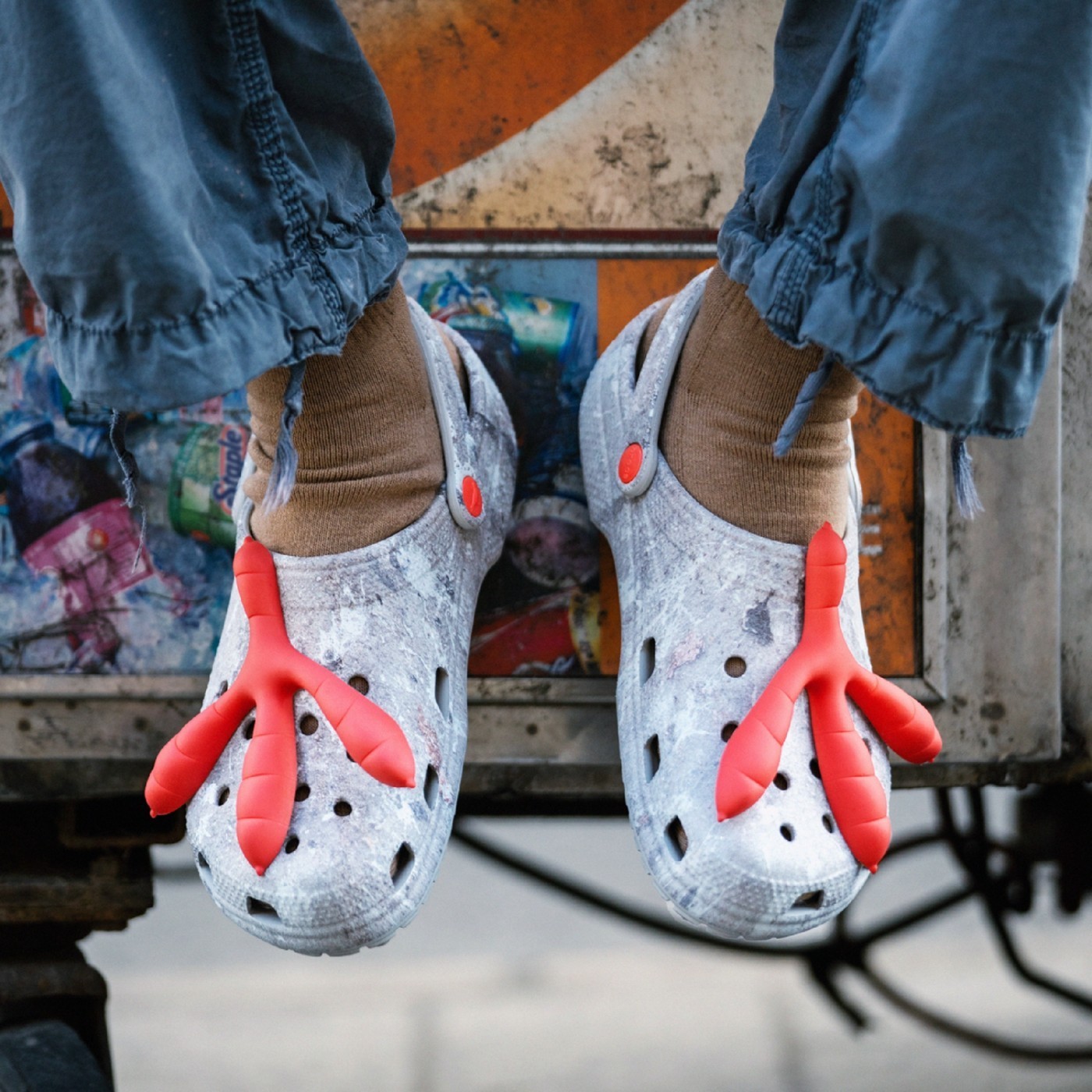 Crocs,STAPLE   鸽子联名洞洞鞋开箱！超多智必星太好玩了！