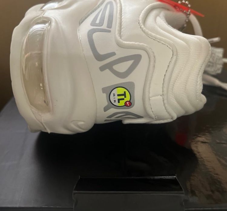 Supreme,Nike,Air Max TL  下一双 Supreme x Nike 实物曝光！这是啥鞋型？
