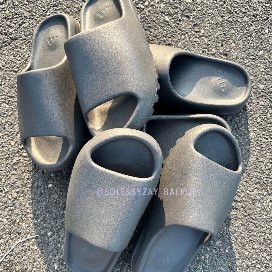adidas,Yeezy Slide,Granite,ID4  侃爷存货真不少！「酷灰」Yeezy 拖鞋最新实物曝光！