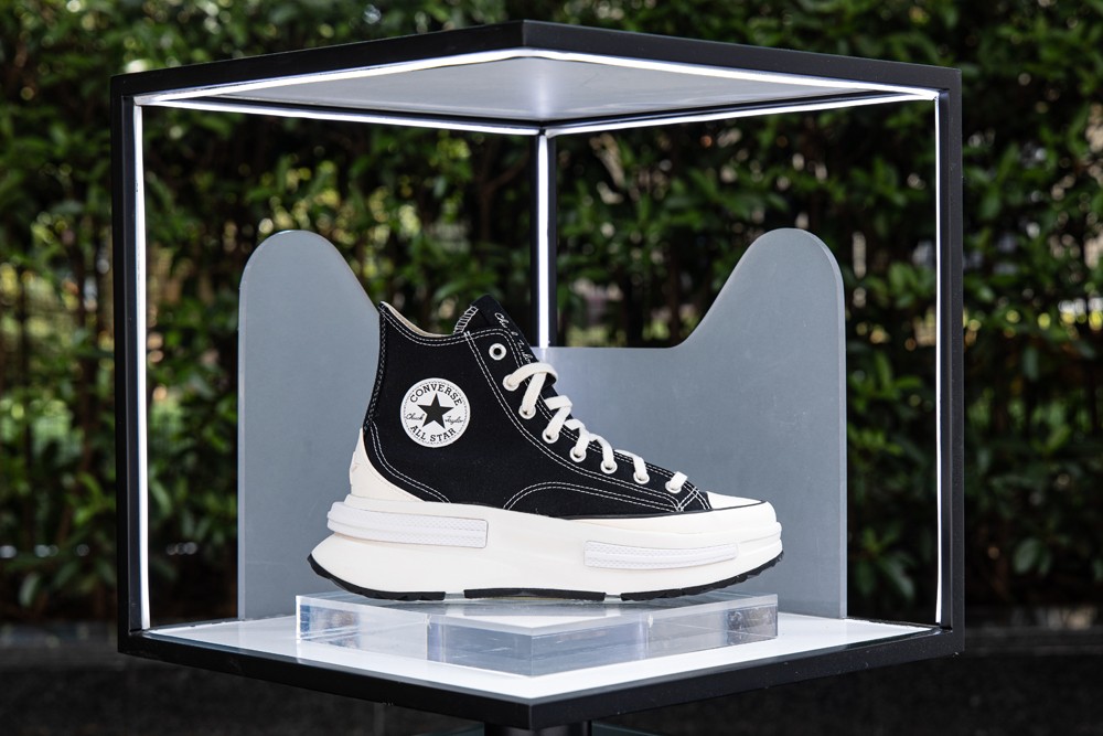 Converse  硬核朋克风！长这样的 Converse 真头一次见！ 