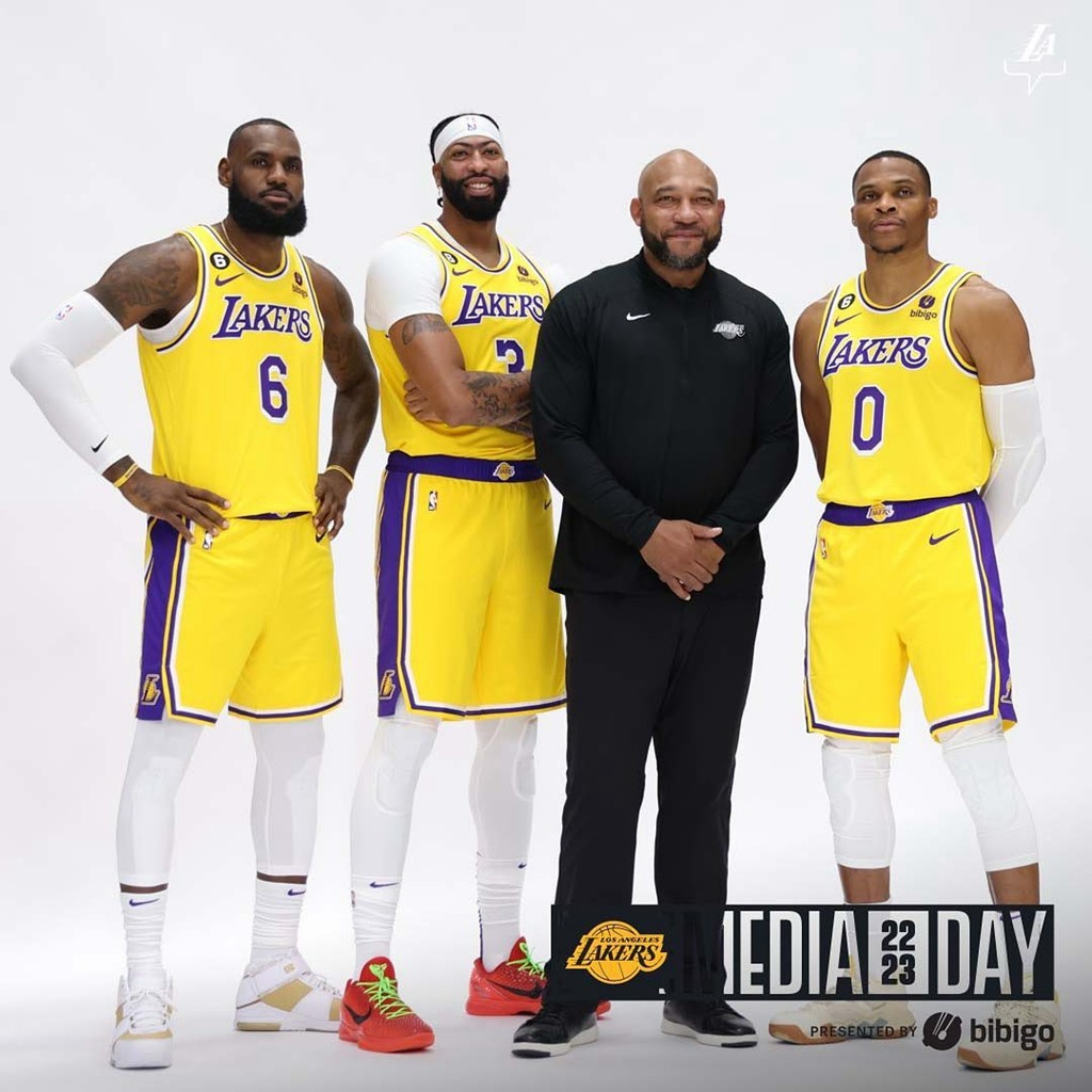 NBA,詹姆斯,德罗赞,东契奇,库里,UA,Nike,Air  NBA 媒体日球鞋汇总！塔克上脚万元神鞋！詹皇穿的居然是…