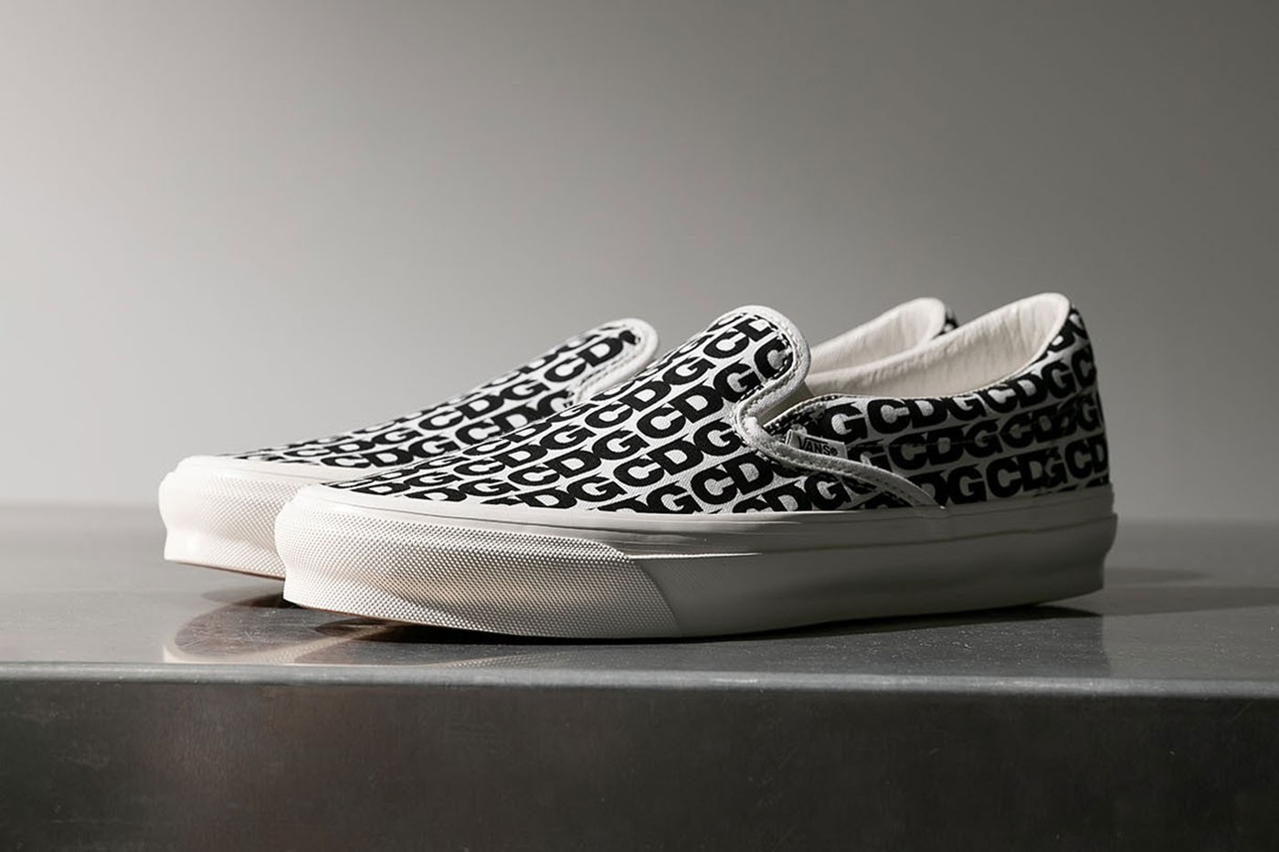 Authentic,Vans,CDG  次次补货，次次难抢！「超经典」CDG 联名鞋来了！