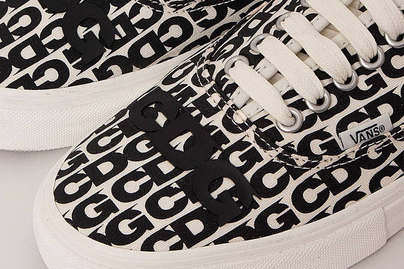 Authentic,Vans,CDG  次次补货，次次难抢！「超经典」CDG 联名鞋来了！