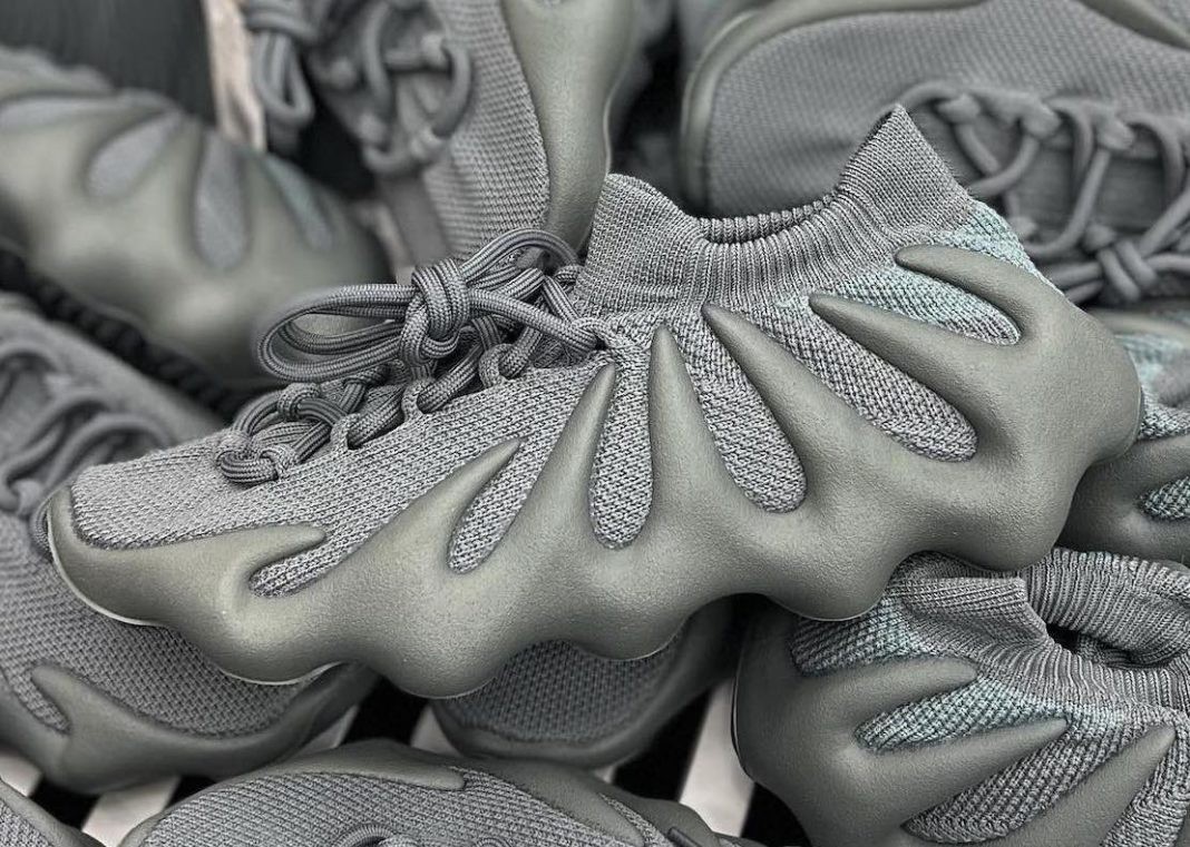 adidas Yeezy 450,Stone Teal,ID  「墨鱼小笼包」Yeezy 首次曝光！新配色你打几分？