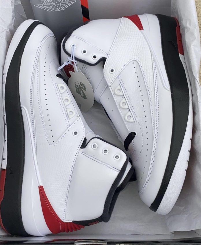 AJ,Air Jordan 2 OG,Chicago,DX2  年底还有「芝加哥」AJ 发售！只有一点不满意！