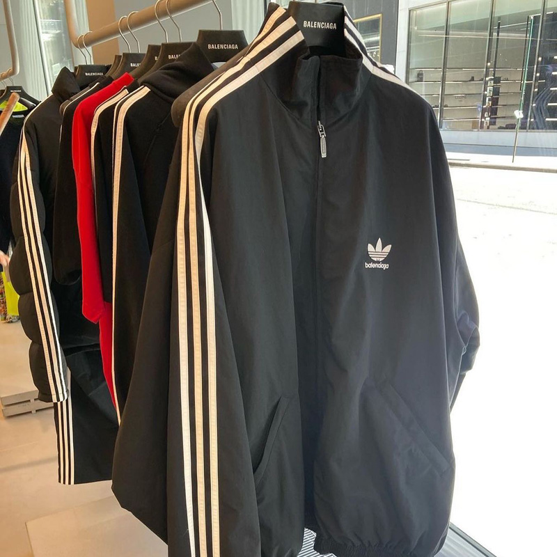 adidas,BALENCIAGA  巴黎世家 x adidas 单品实物曝光！线下店铺悄悄上架！
