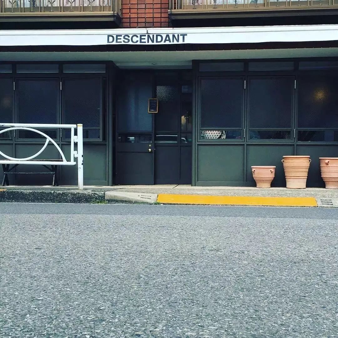 adidas,DESCENDANT,DCDT,Campus  上次联名市价过万！他这次又对「阿迪」下手了！看见别说不认识！