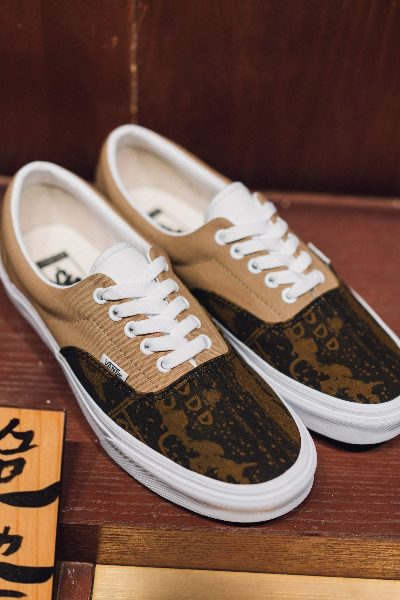 COSTS,Vans,CUSTOMS  首次合作就这么帅！Vans 新联名太有质感！