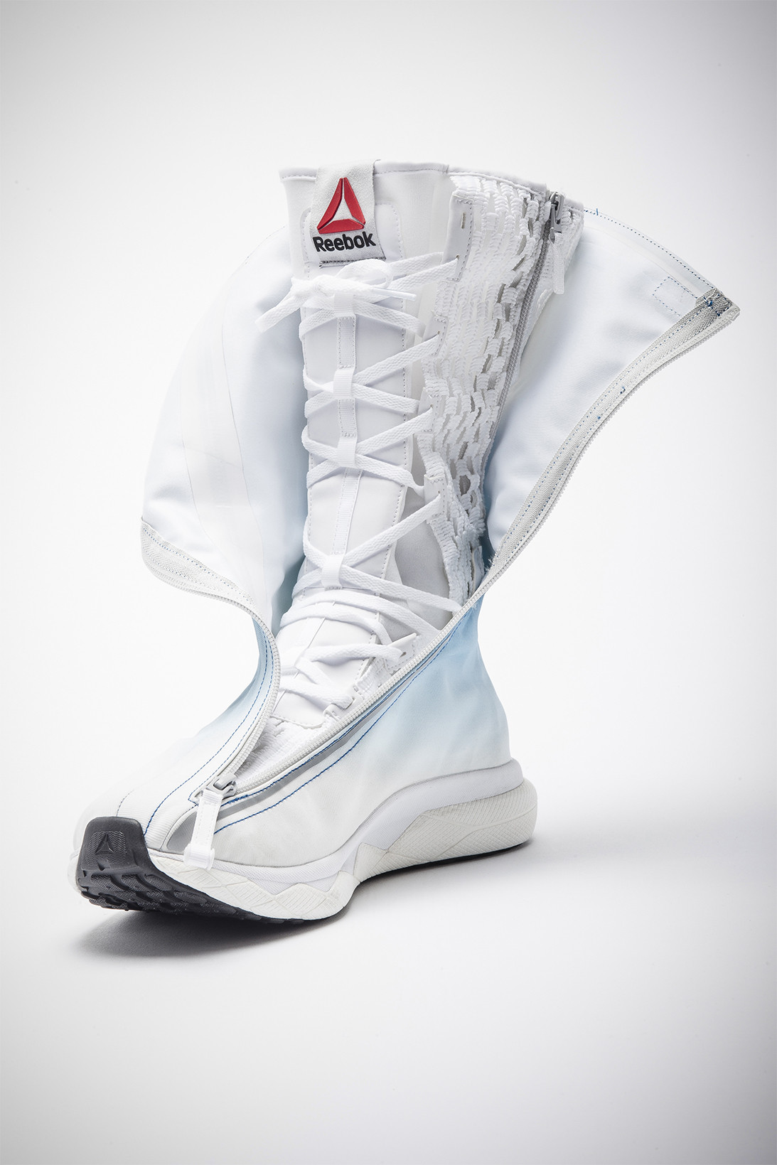 Reebok,Floatride Energy Argus  这「系带」方法真没见过！民用版太空鞋帅到我了！