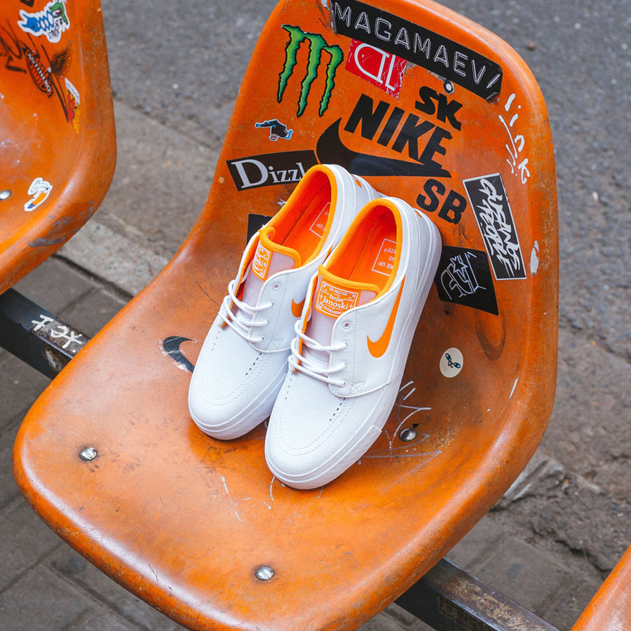 Nike,Dunk SB,发售,DQ5130-400  谐音梗扣钱！「中国店铺联名」Dunk SB 实物曝光！