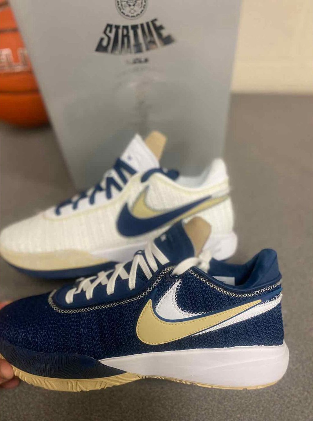 Nike,LeBron 20,阿克伦大学,PE  LBJ 20 首款大学 PE 曝光！和市售比哪个香？