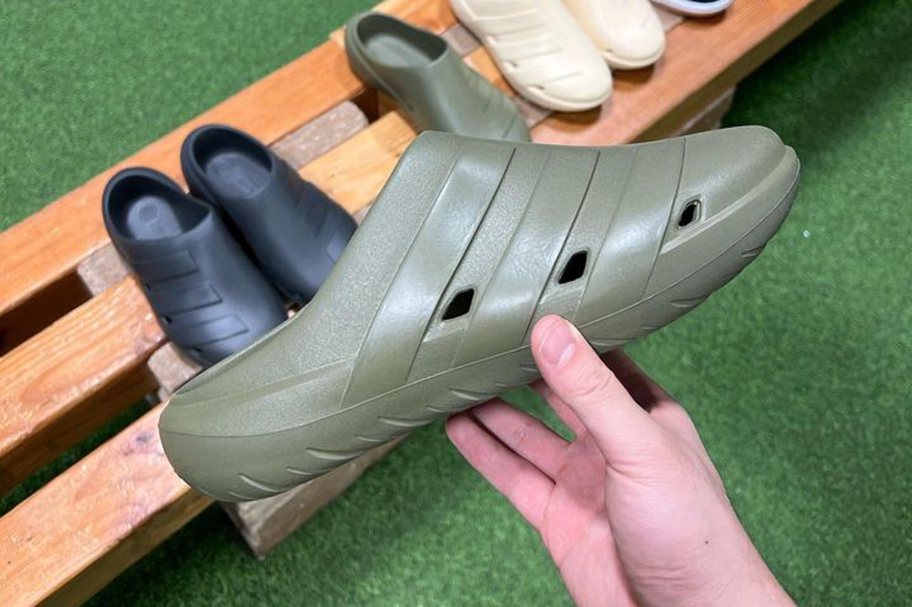 adidas,Clog  全新 adidas 拖鞋来了！跟 Yeezy 比你更喜欢哪个！