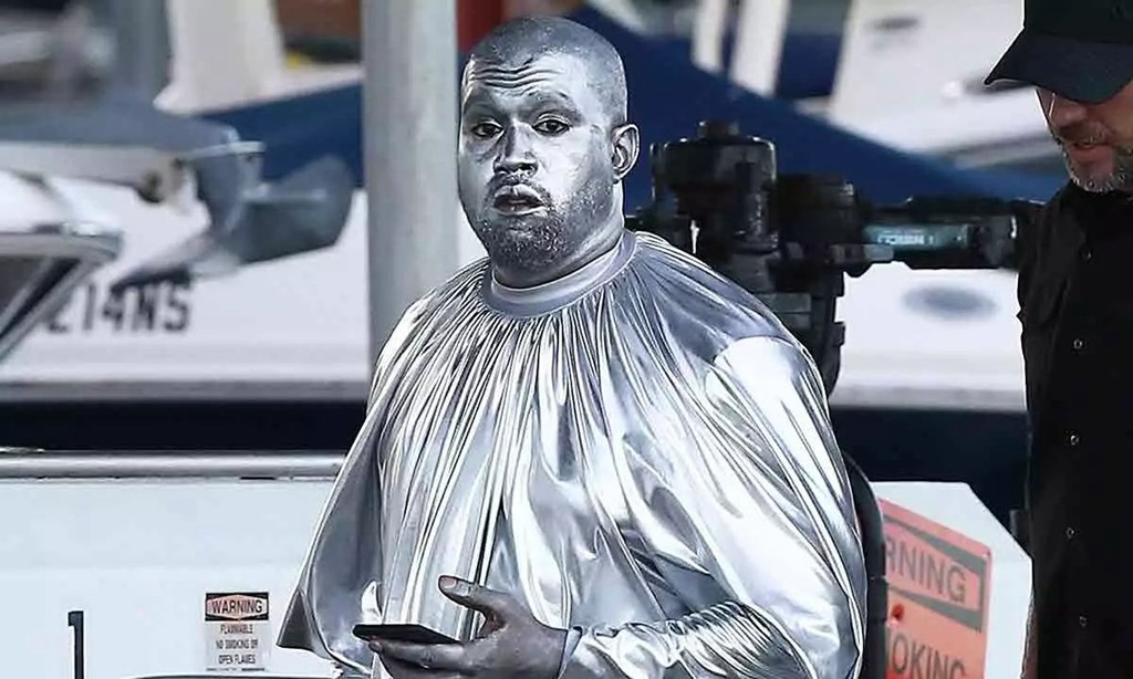 Kanye,侃爷   侃爷粉丝发起众筹！刚捐五块钱就被叫停！“孝” 死我了...