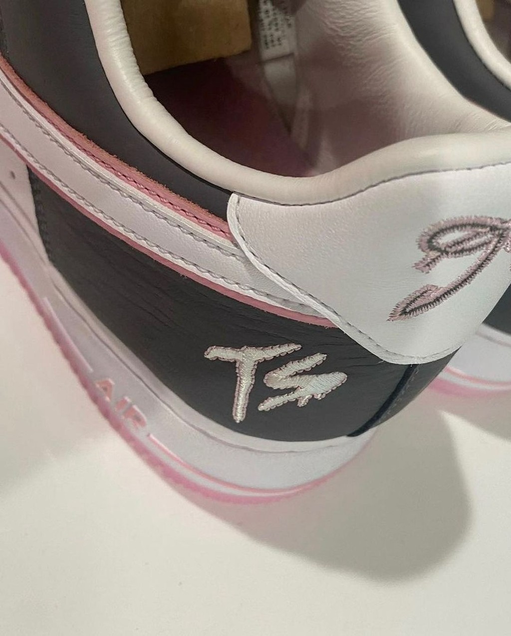 Travis Scott,TS,Air Force 1 Lo  TS 联名 AF1 突然曝光！却和 Travis Scott 没关系！？