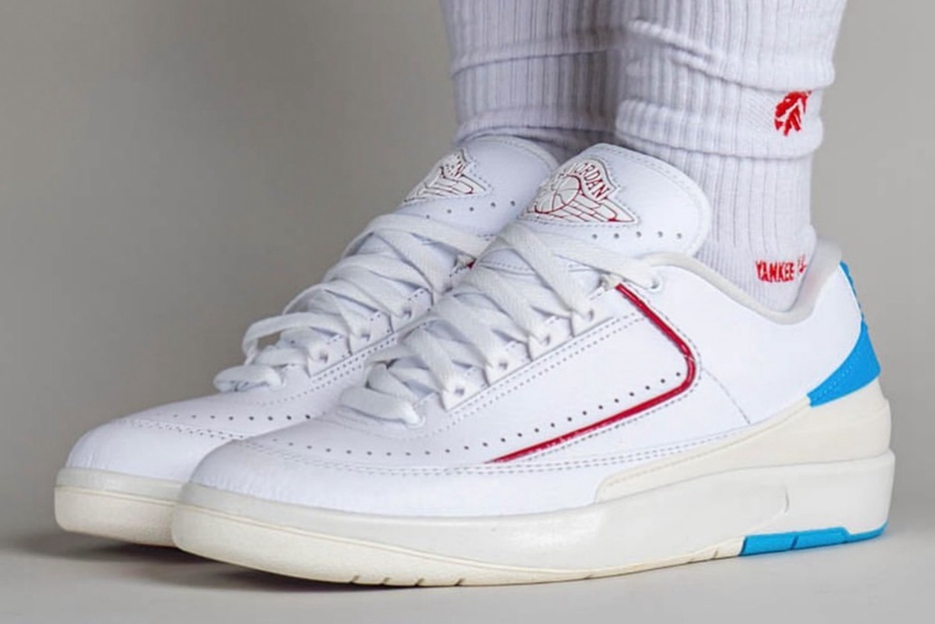 Air Jordan 2 Low,WMNS,UNC To C  Nike 又开始讲故事了！「北卡芝加哥」AJ2 Low 实物上脚曝光！