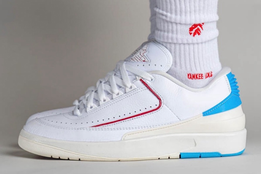 Air Jordan 2 Low,WMNS,UNC To C  Nike 又开始讲故事了！「北卡芝加哥」AJ2 Low 实物上脚曝光！