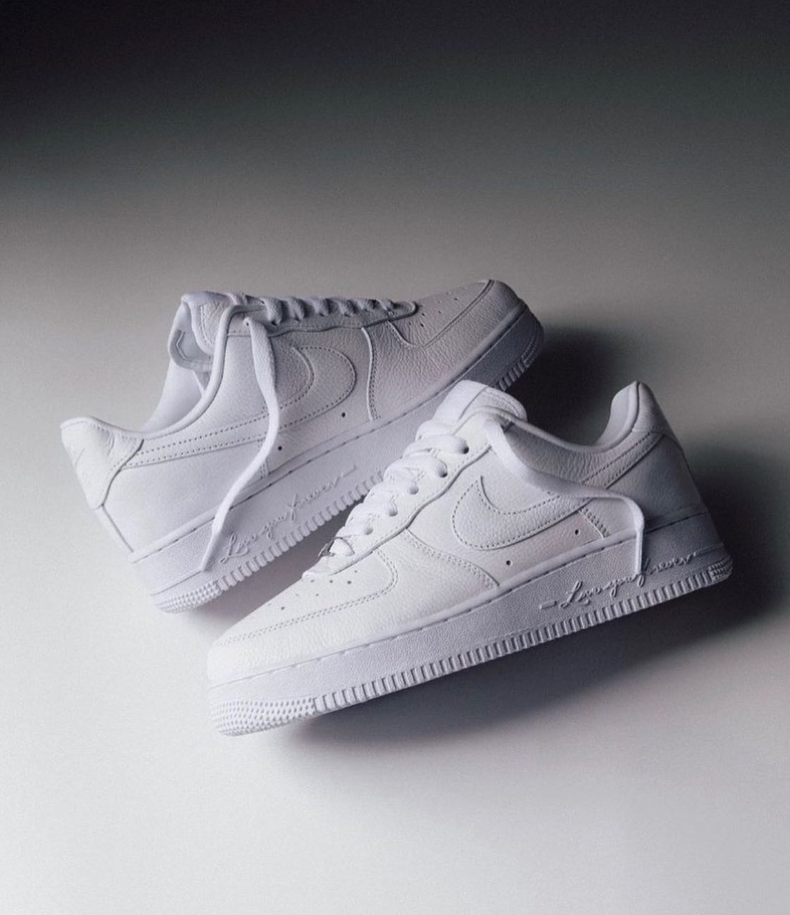 Nike,adidas,Air Jordan,Air For  12 月鞋圈神仙打架！「倒钩 5.0」、「白红」AJ11 发售！还有 FOG x 阿迪憋了两年的大招！