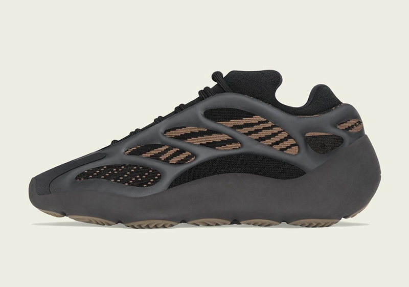 adidas,Yeezy 700 V4  侃爷、阿迪分手后，新 Yeezy 首次曝光！网友：就这？！