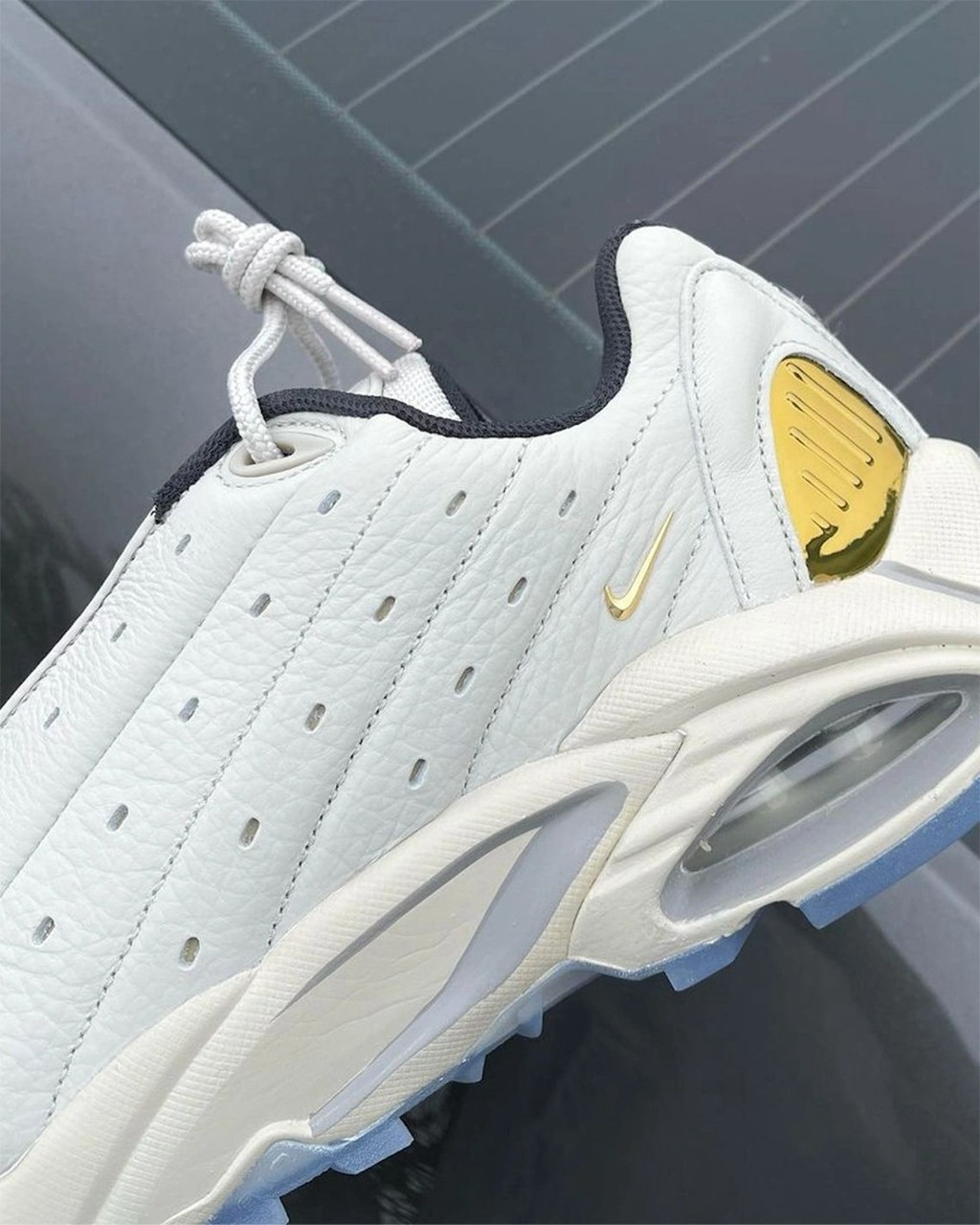 NOCTA,Nike,Hot Step Air Terra  奢华白金装扮！NOCTA x Nike 最新配色曝光！