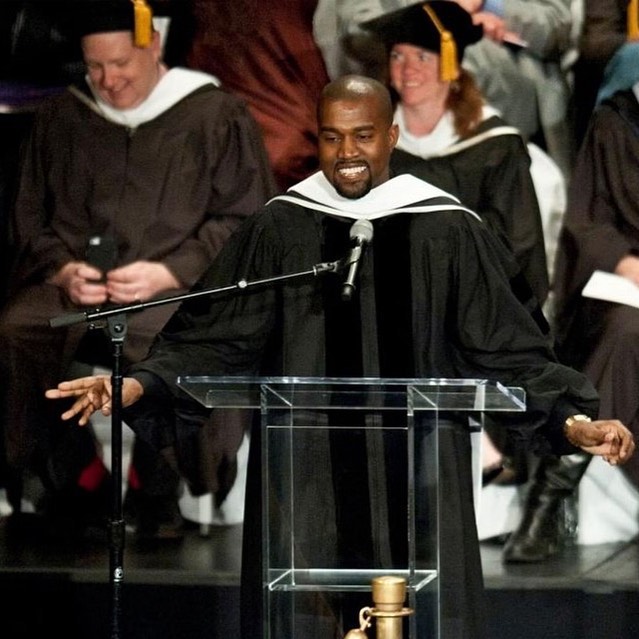 侃爷,Kanye  侃爷博士学位被撤销！网友：真成「辍学熊」了！