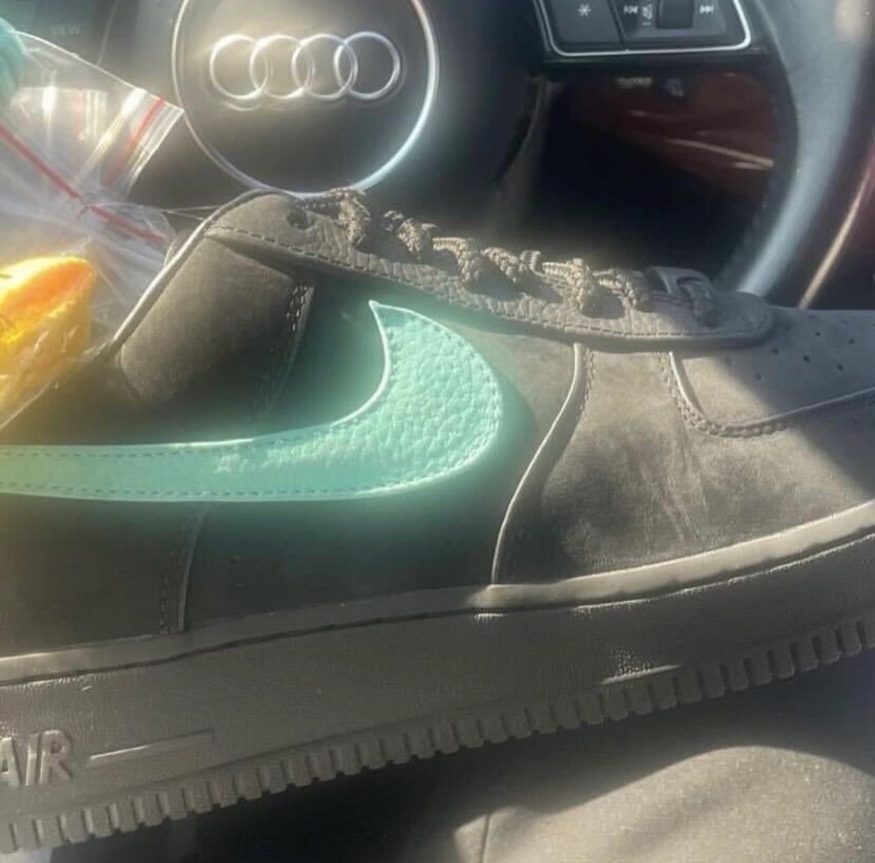 DZ1382-001,Air Force 1 Low,Nik  耐克又整大活！蒂芙尼联名实物曝光，定价不便宜！