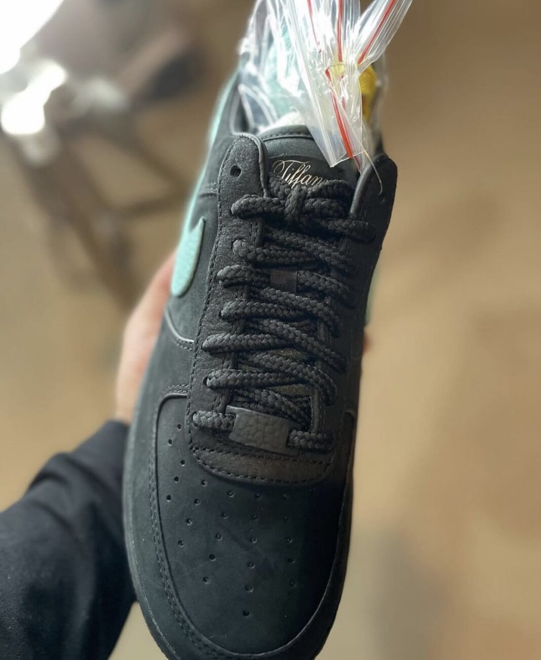 Tiffany & Co.,Nike,Air Force 1  发售价就买不起！蒂芙尼 x Nike 新鞋曝光！