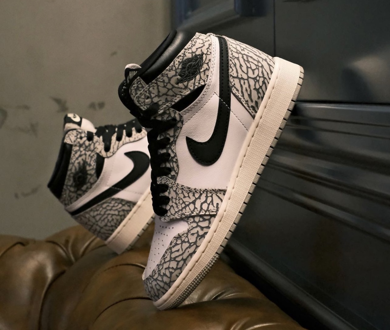 Air Jordan 1 High OG,White Cem  一鸽再鸽！「白水泥」AJ1 跳票到了...