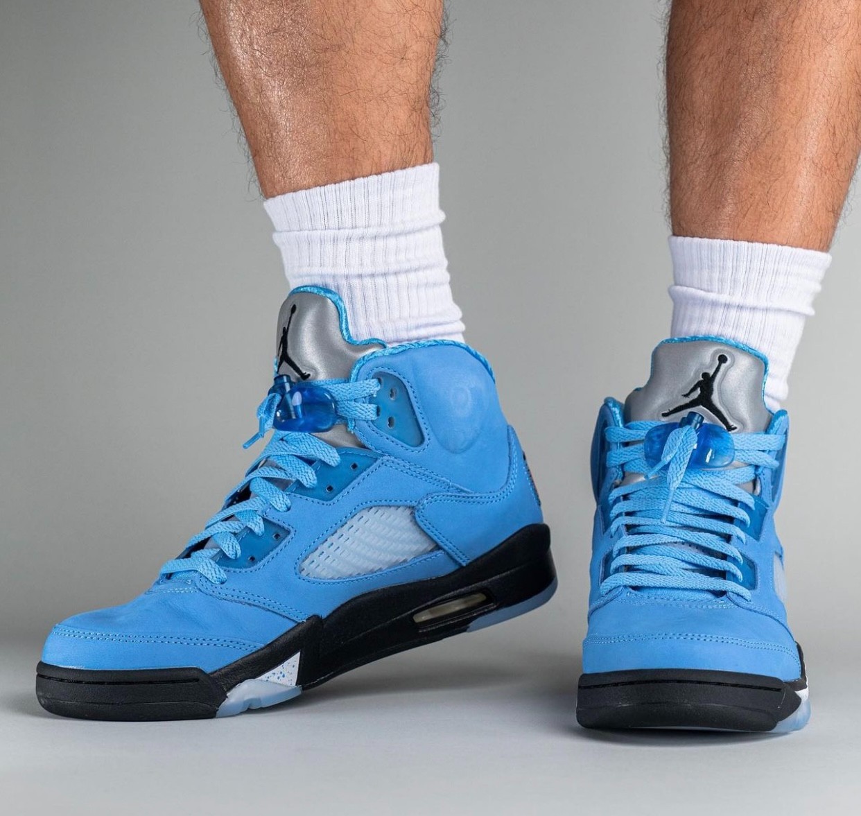 Air Jordan 5,UNC,DV1310-401  「北卡」AJ5 上脚图曝光！颜值你打几分？