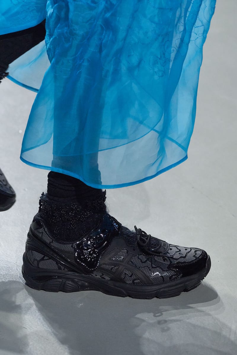 Asics,Cecilie Bahnsen  高定 Asics 联名来了！网友：期待小姐姐上脚！