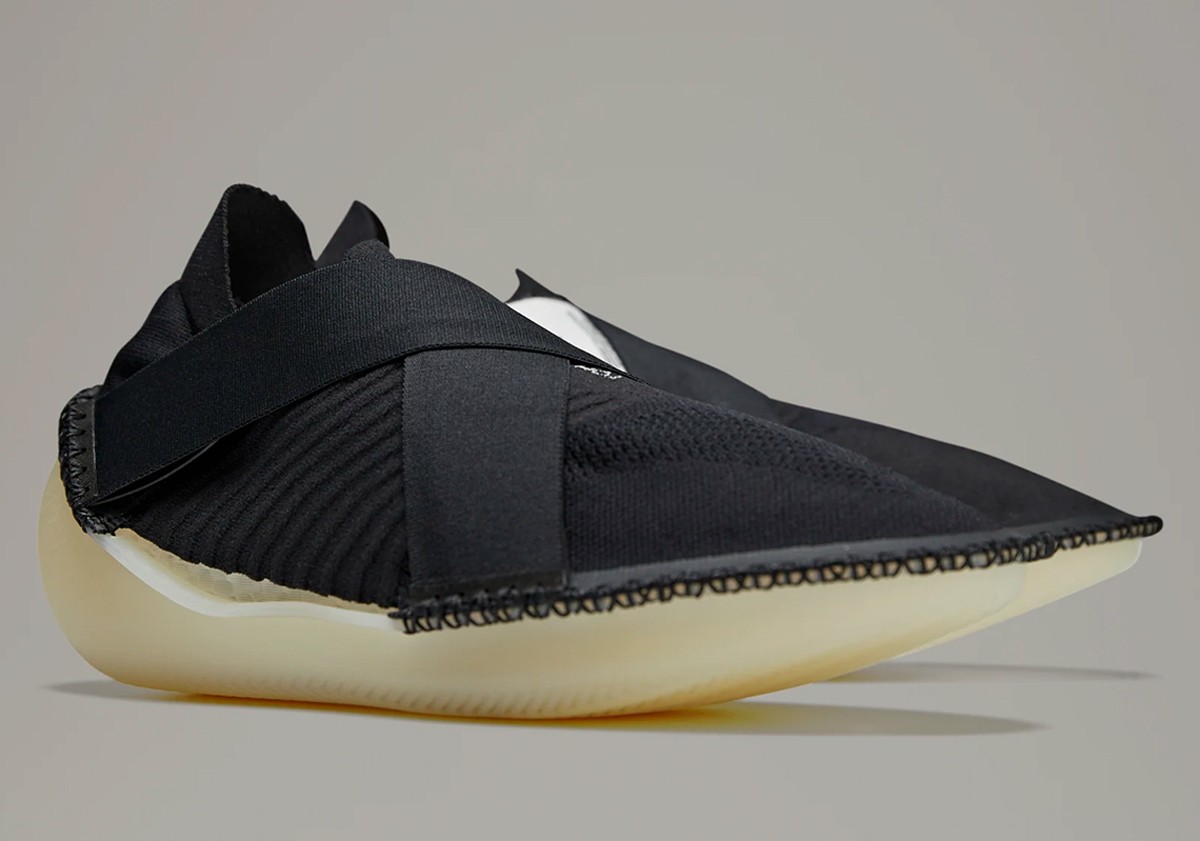 ID6841,Iogo,Y-3,adidas  Y-3 最新「怪鞋」横空出世！网友：越看越熟悉...