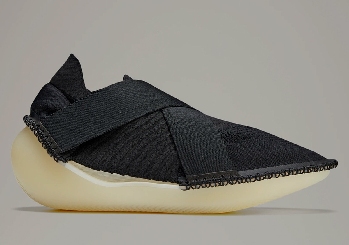 ID6841,Iogo,Y-3,adidas  Y-3 最新「怪鞋」横空出世！网友：越看越熟悉...