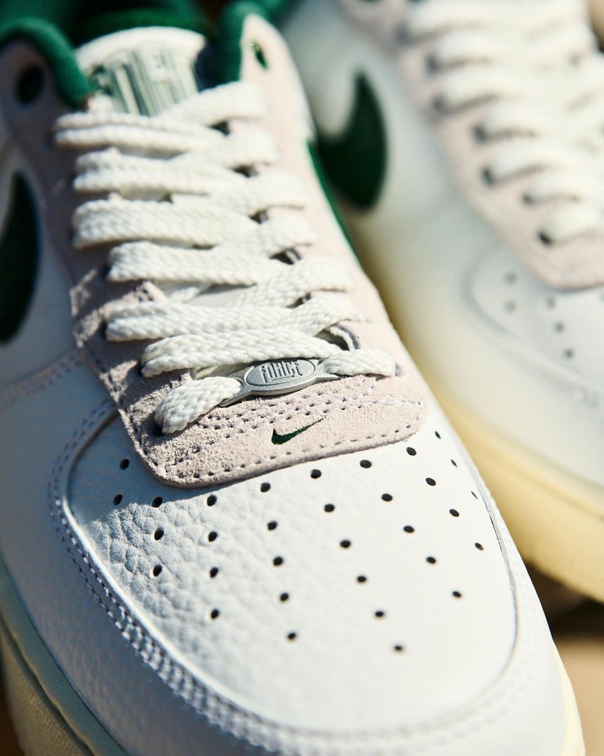 Nike,Air Force 1 ‘ 07 LX  复古「白绿」造型！全新配色 AF1 明天发售！