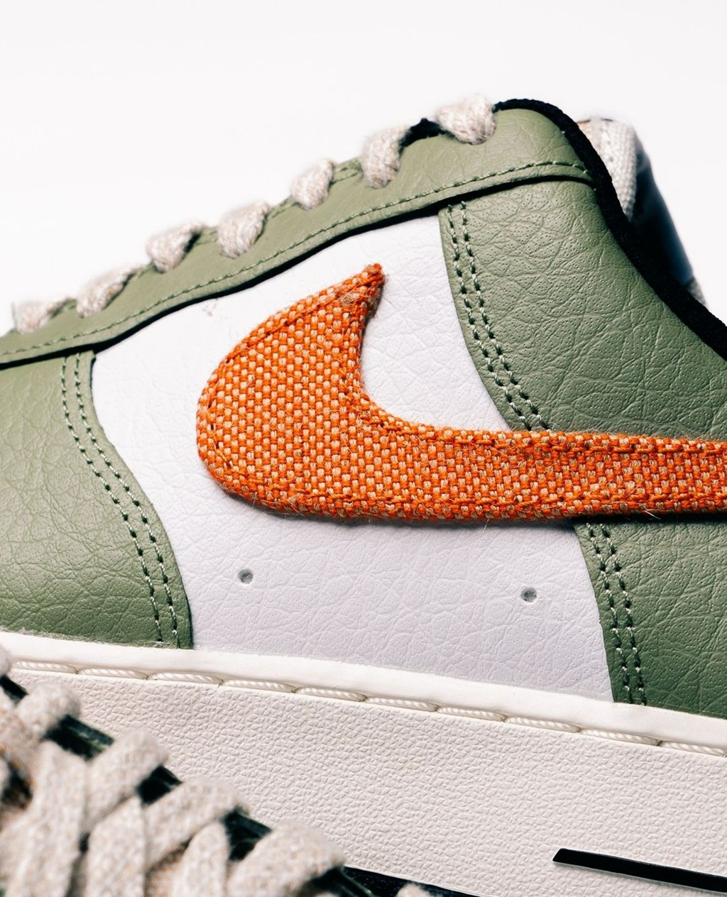 Nike,Air Force 1 Low,Oil Green  新配色 AF1 实物美图曝光！市价快 2k 了！