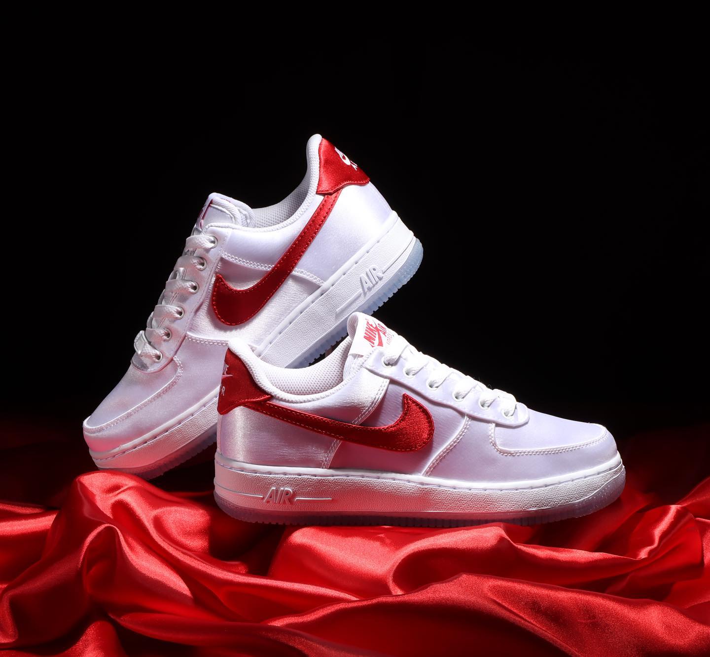  Nike,W Dunk Low Ess Snkr,DX59  Nike 全新「白丝绸」AF1 即将发售！冠希：我成替身了？