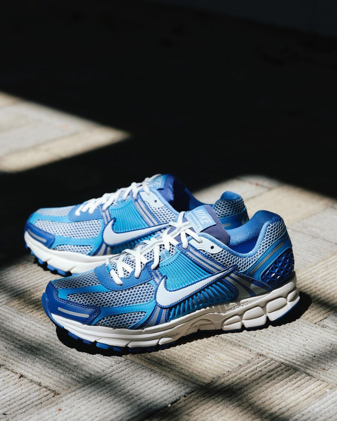 Nike,Zoom Vomero 5,FB9149-400  十足复古气质！全新「白蓝」Vomero 5 即将登场！