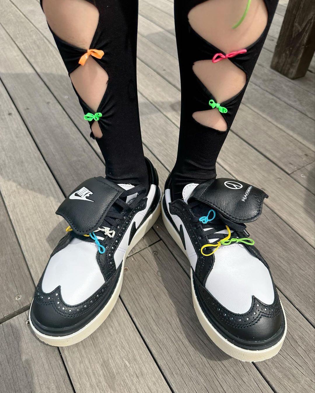 明星上脚  「童颜女神」黑丝配 Nike 太美！未市售「亲友版本」长这样！